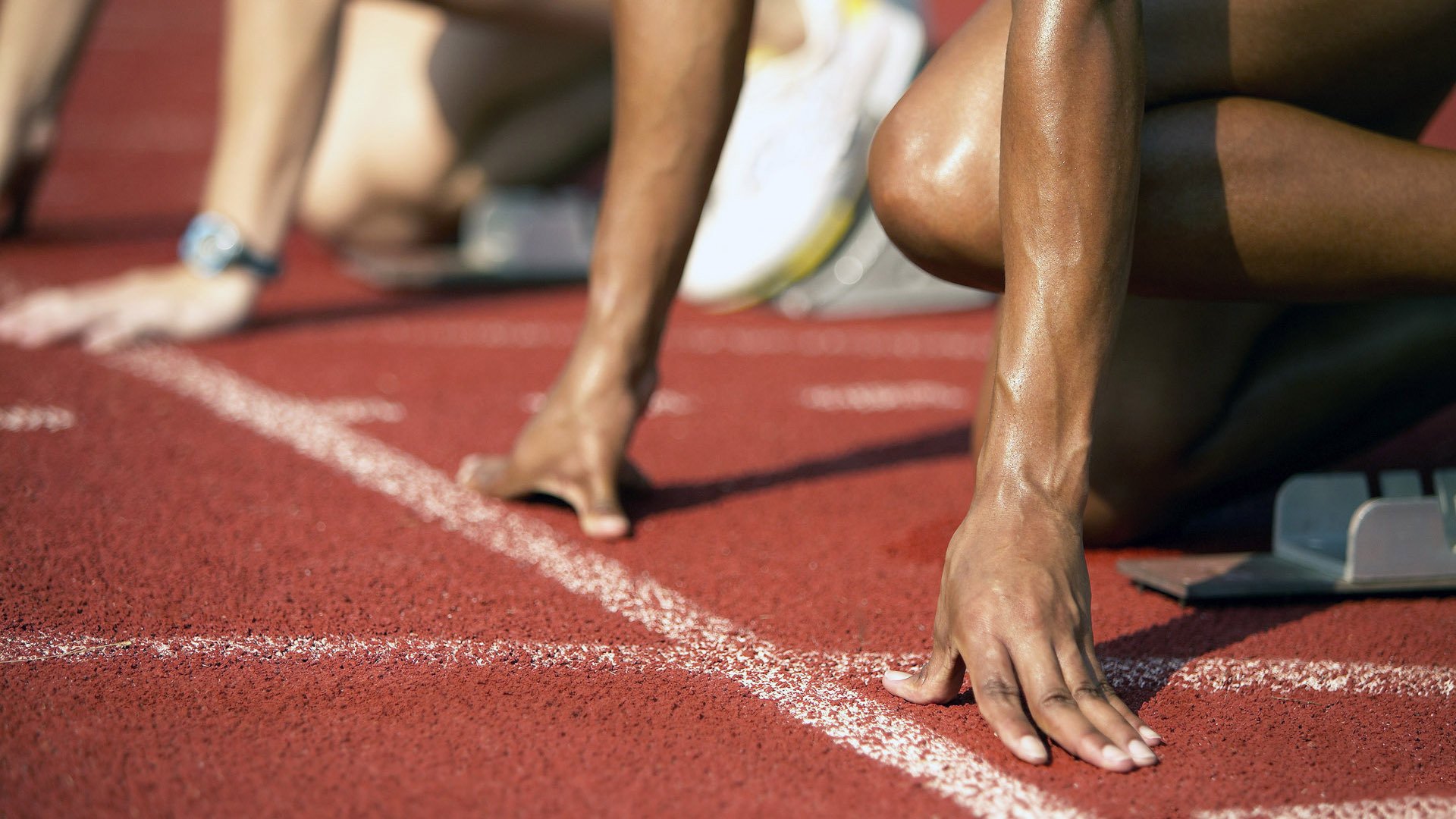 军训献血获假一说 校方：属谣言，坚守自愿原则，军训抽血